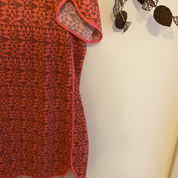 Pink and black tunic - Picture 3 of 4